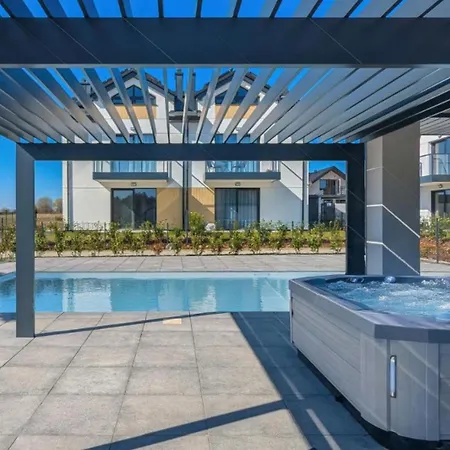 Borowikova Baltycka Oaza Basen Sauna Jacuzzi 아파트 Tupadła